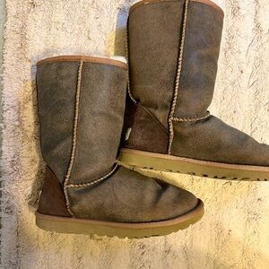 UGG High Top Boots Size 6